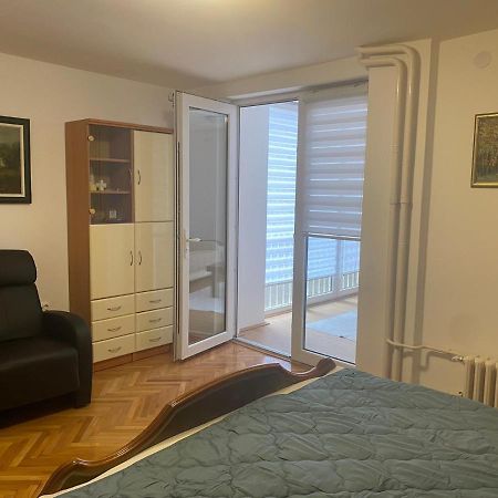 Sandra Ni Exteriör bild