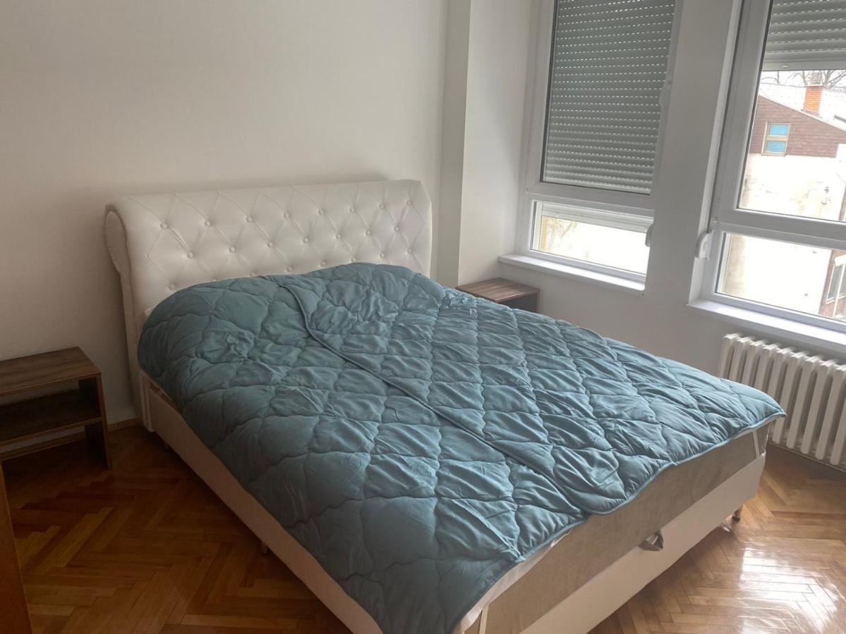 Sandra Ni Exteriör bild
